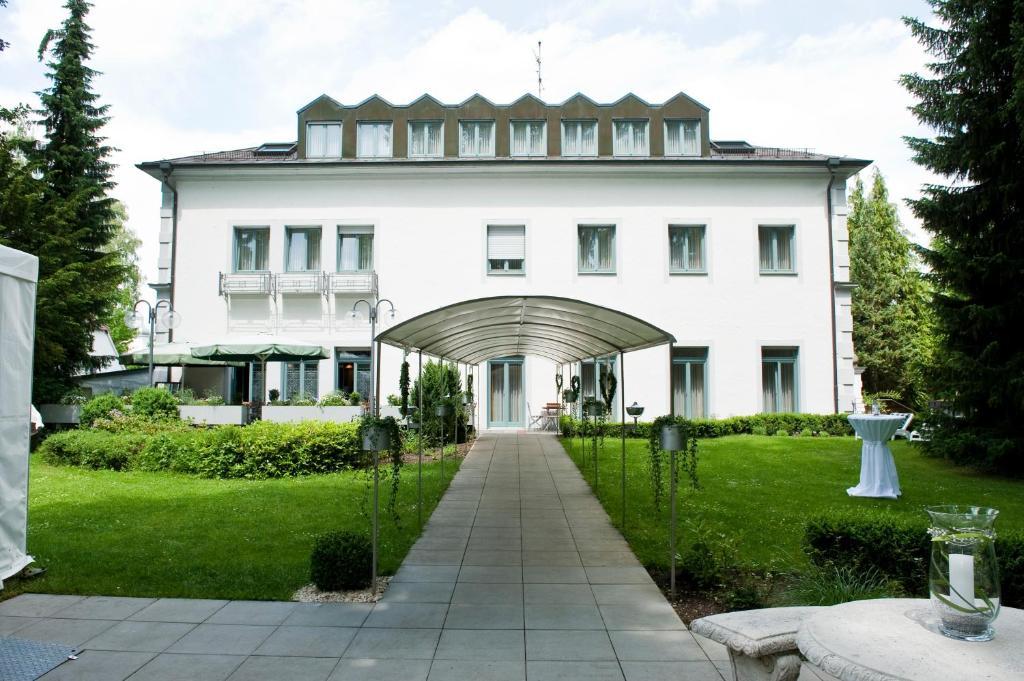 Hotel Am Schloss Illertissen Exterior photo